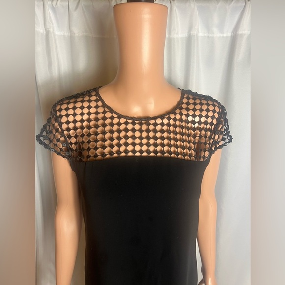 Calvin Klein Solid Black Illusion Sequin Knit Yoke Cap Sleeve Shift Dress Size 8 - Picture 2 of 10